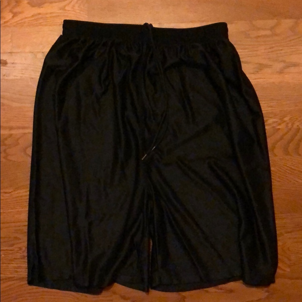 Men’s L Nylon black athletic shorts